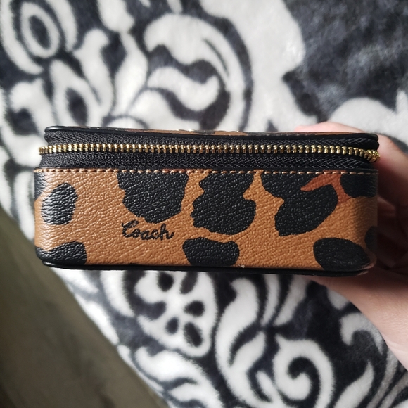Coach jewelry case - Picture 3 of 5